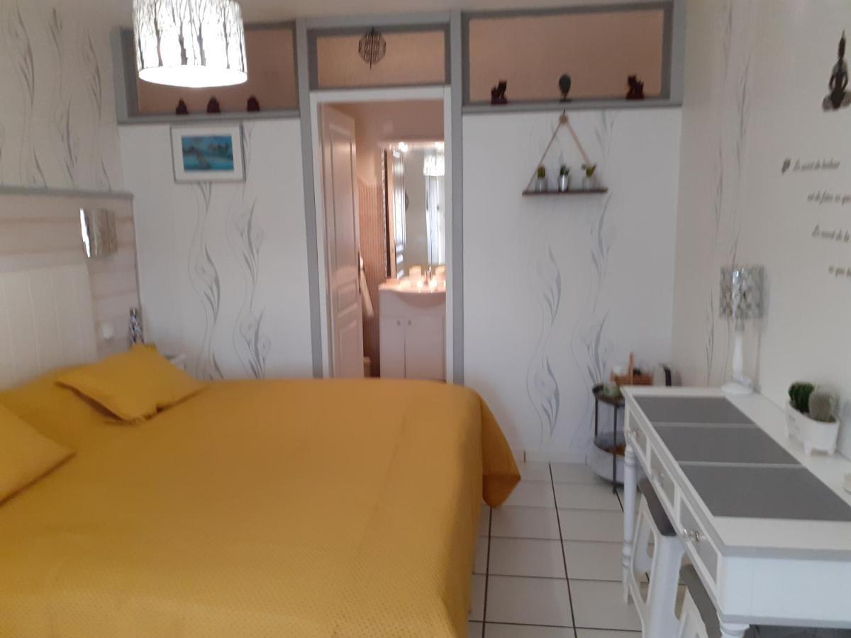 La Sylreine Bed & Breakfast Crottet